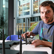 Imagen para el artículo titulado Estudiante crea un algoritmo que aumenta hasta 7 veces la velocidad WiFi